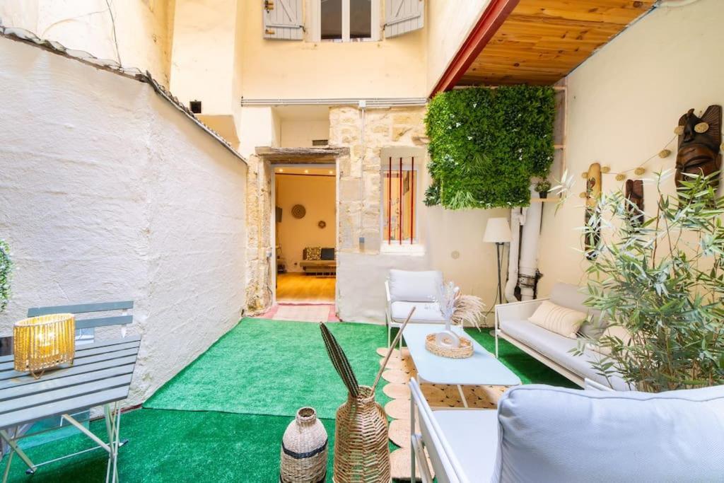La Suite Eximia Avec Patio - Parking Souterrain Inclus - Centre Historique Монпелие Екстериор снимка